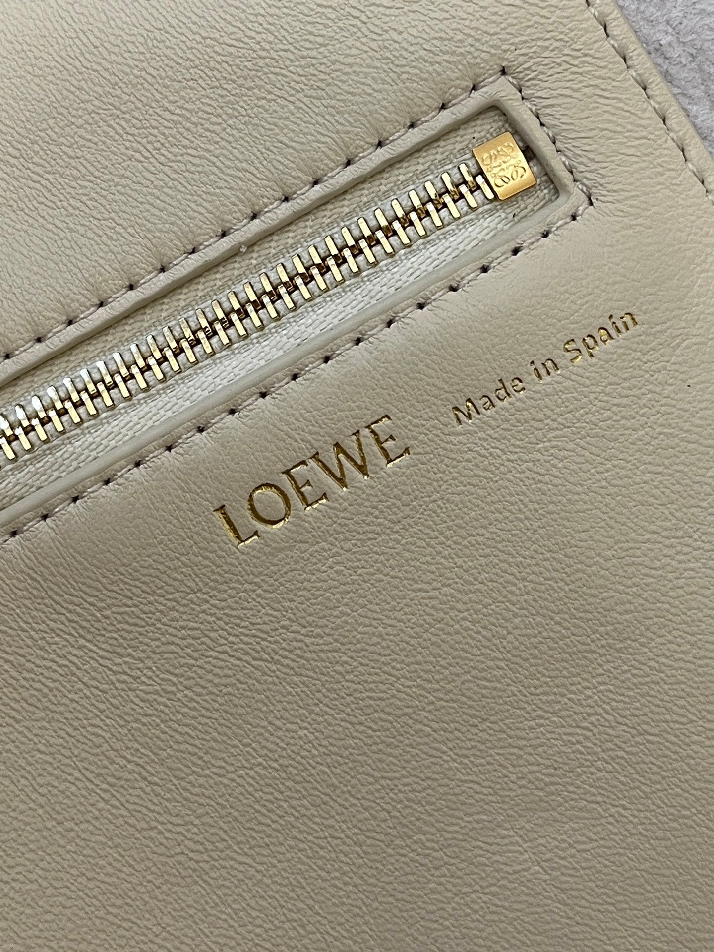 Loewe Squeeze Bag