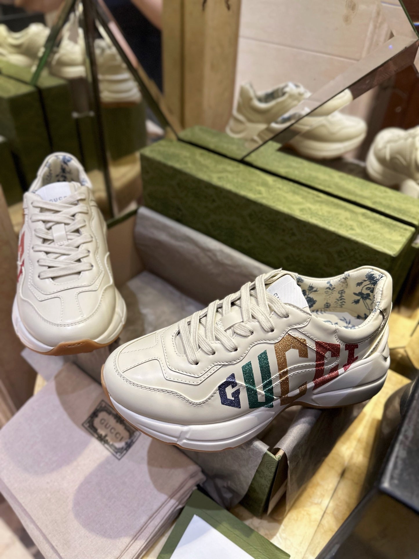 GUCCI  Men & Wome Sneakers