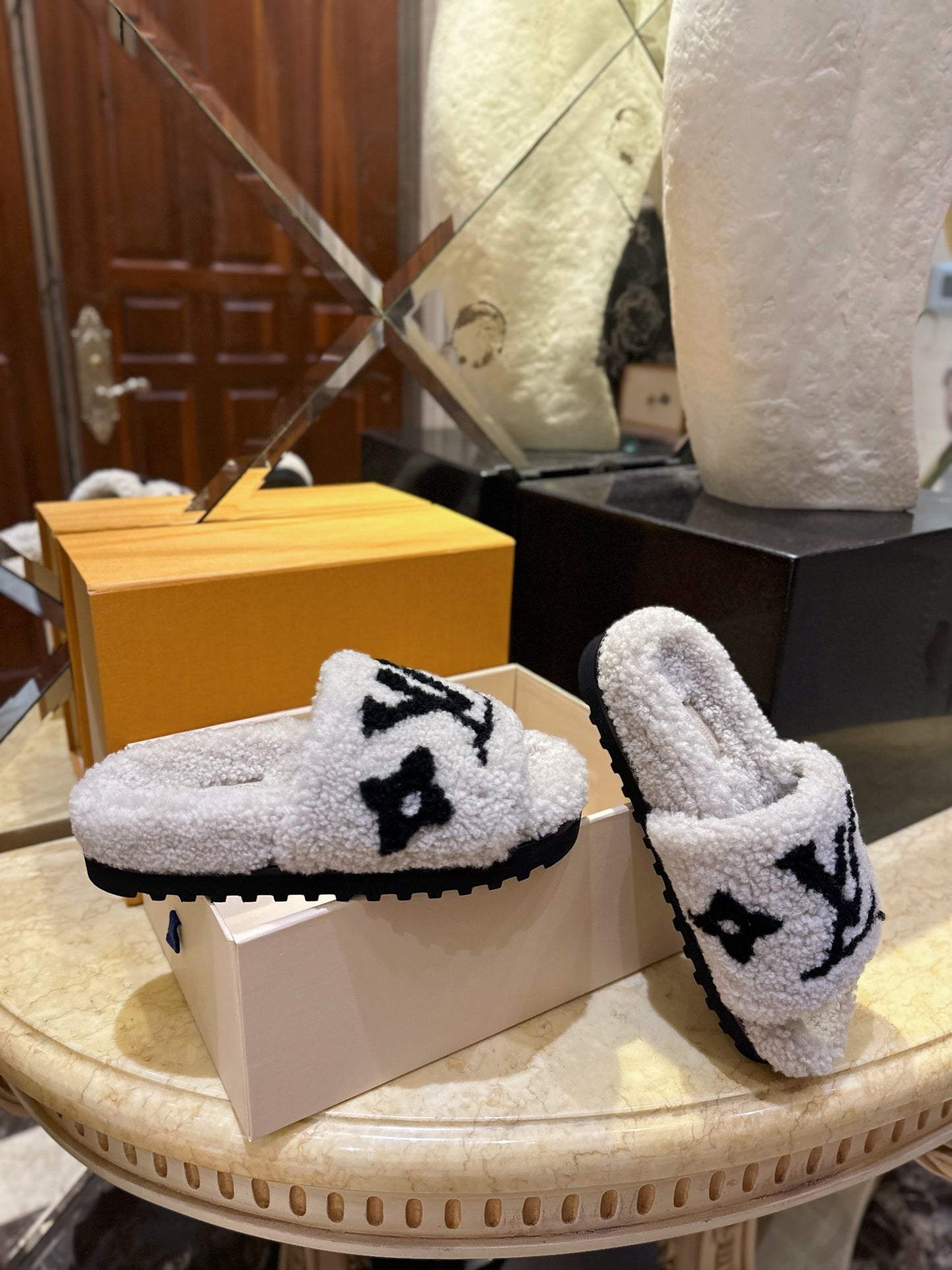 LV Slipper