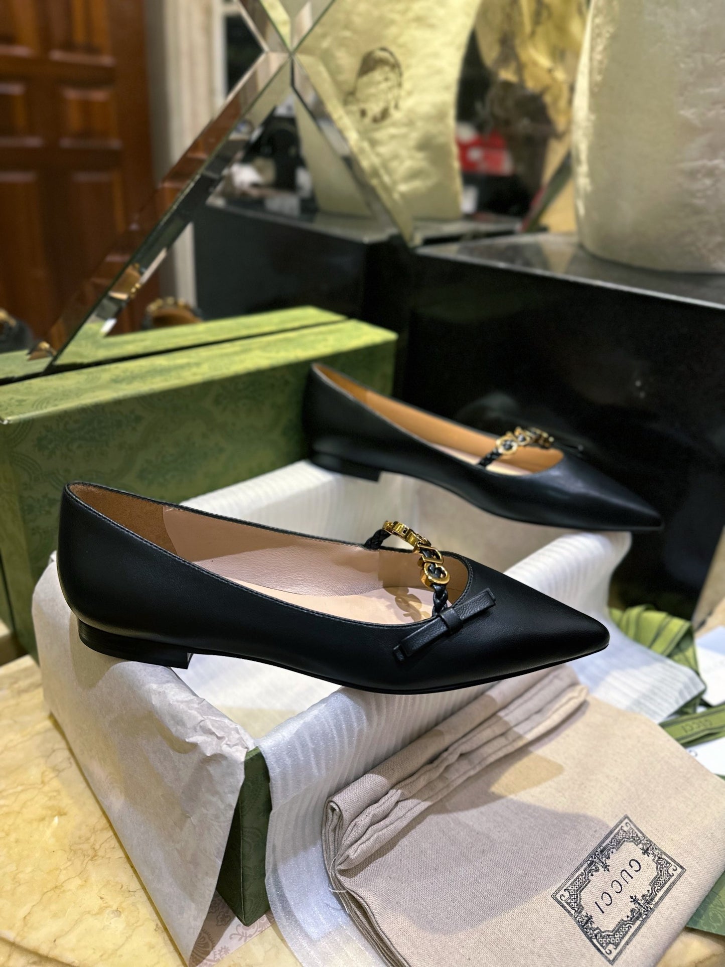 GUCCI Flat shoes