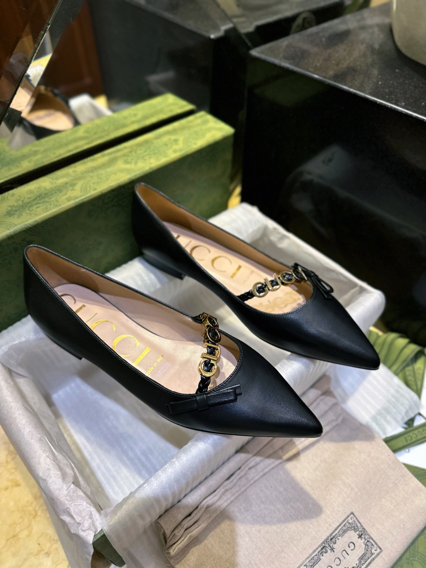 GUCCI Flat shoes