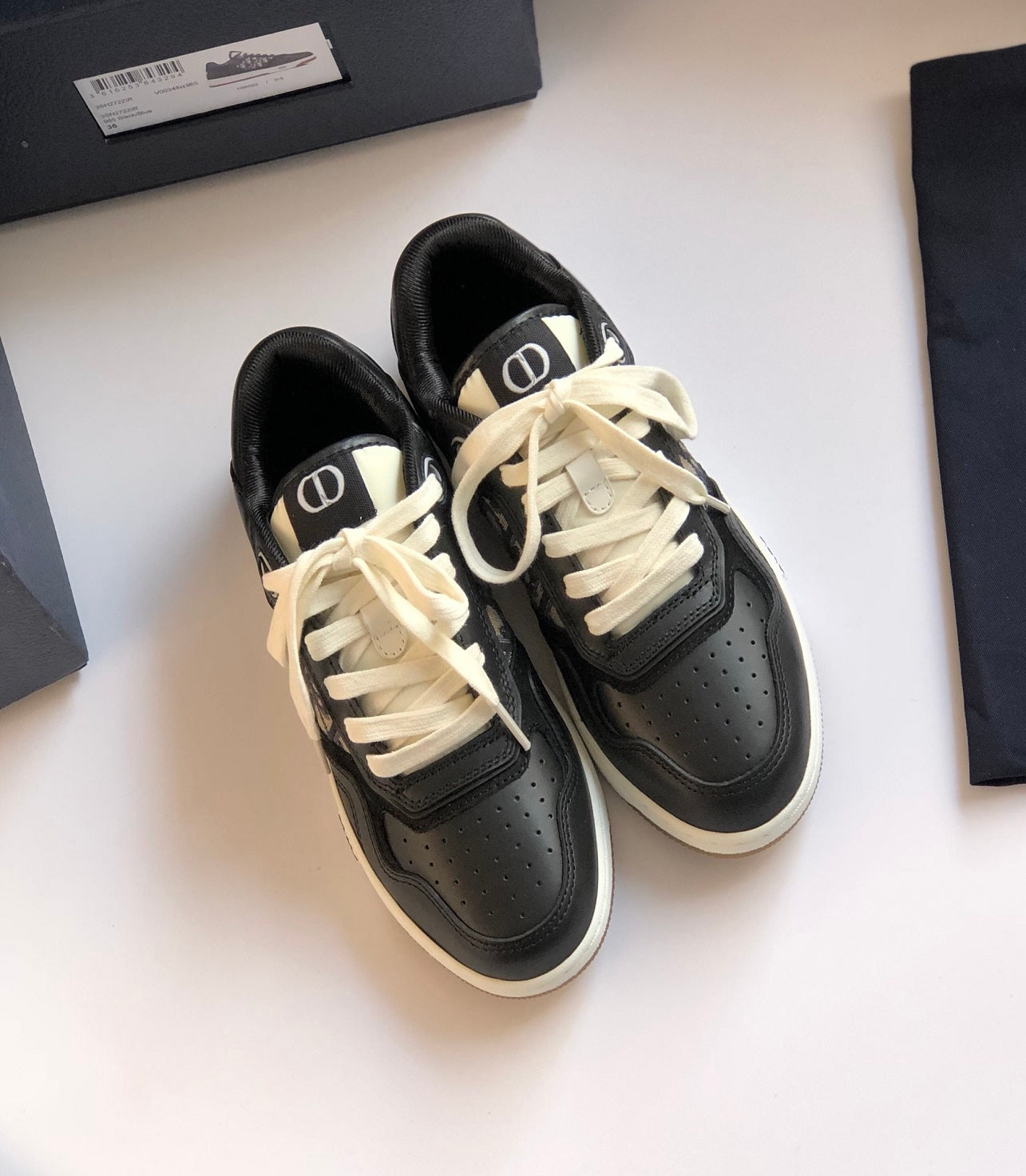 DIOR Men & Wome Sneakers