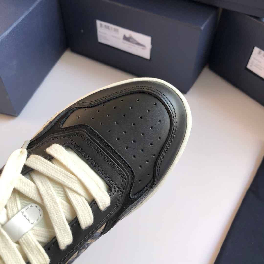 DIOR Men & Wome Sneakers