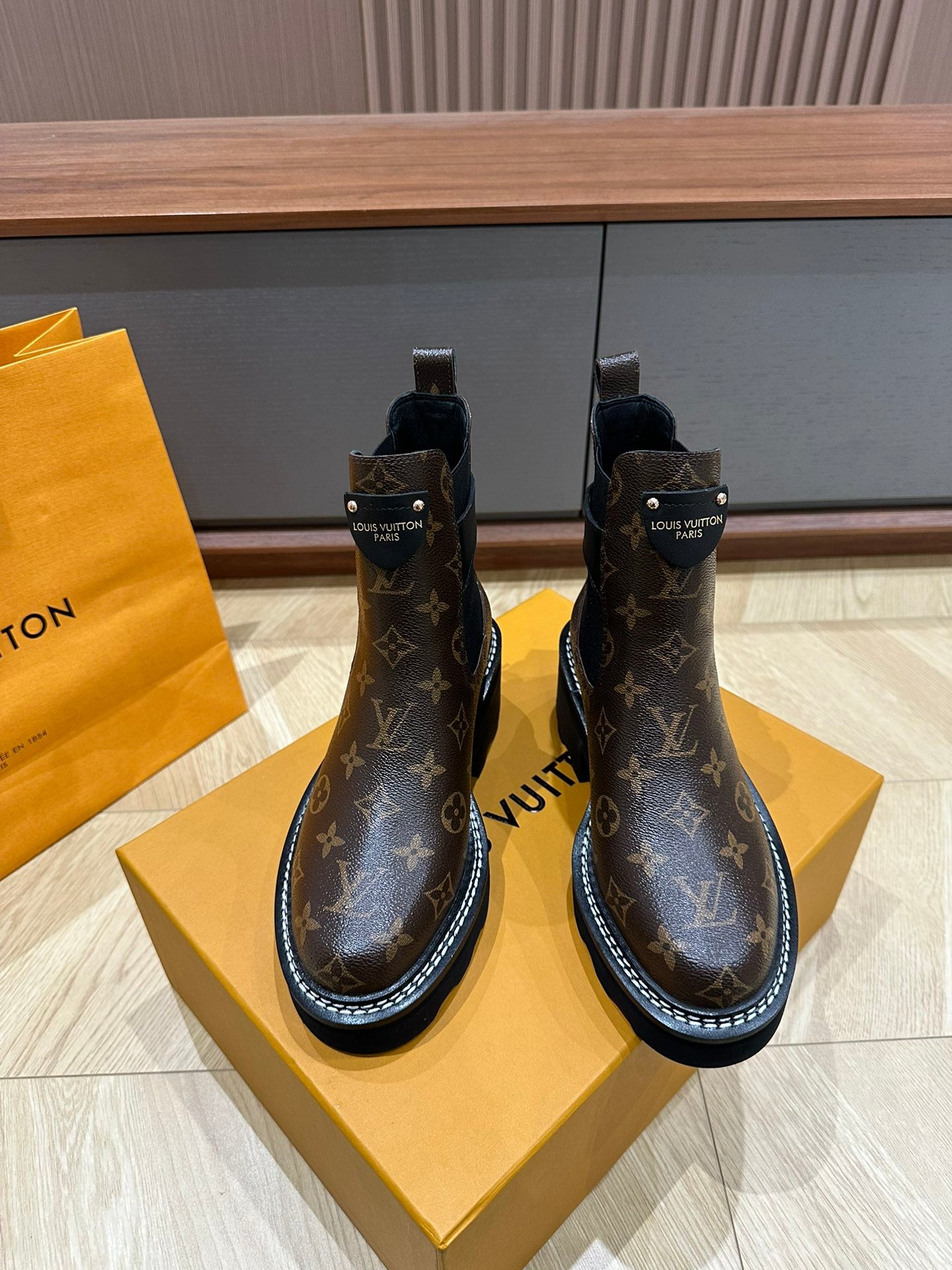 LV BOOTS
