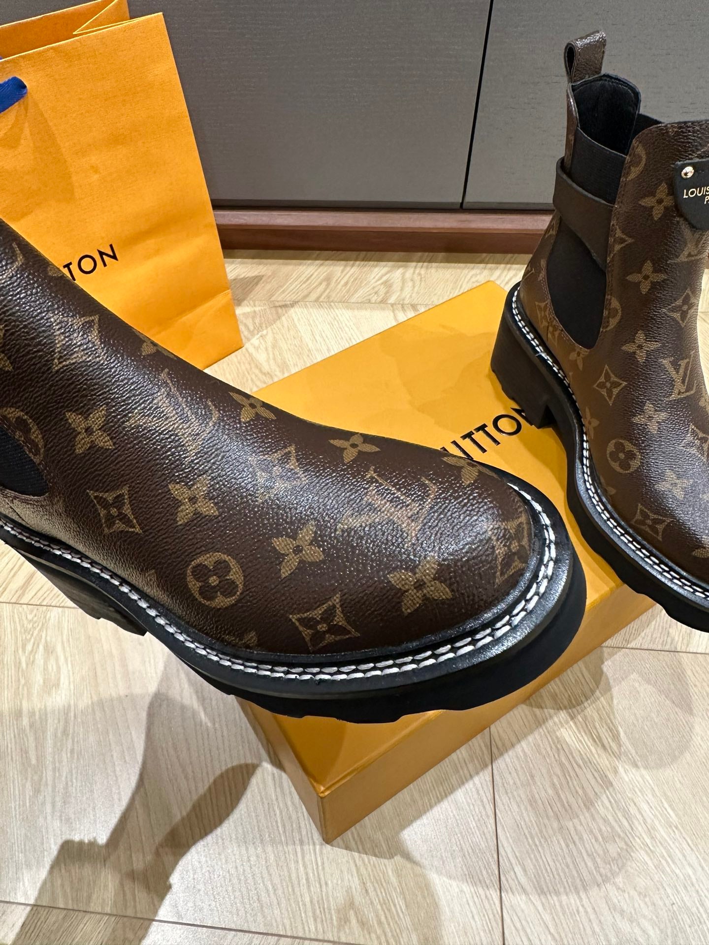 LV BOOTS