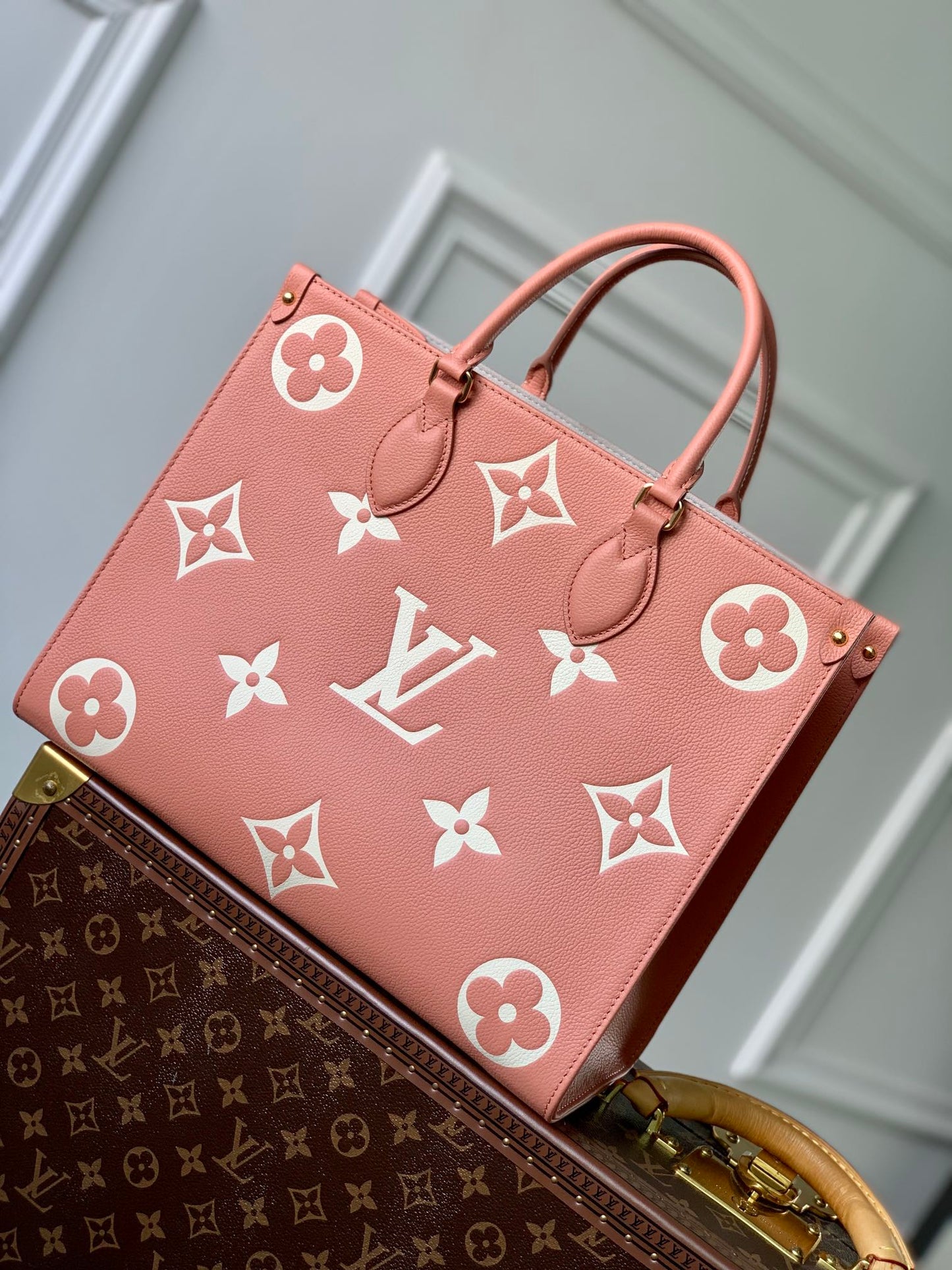 LV ONTHEGO Bag