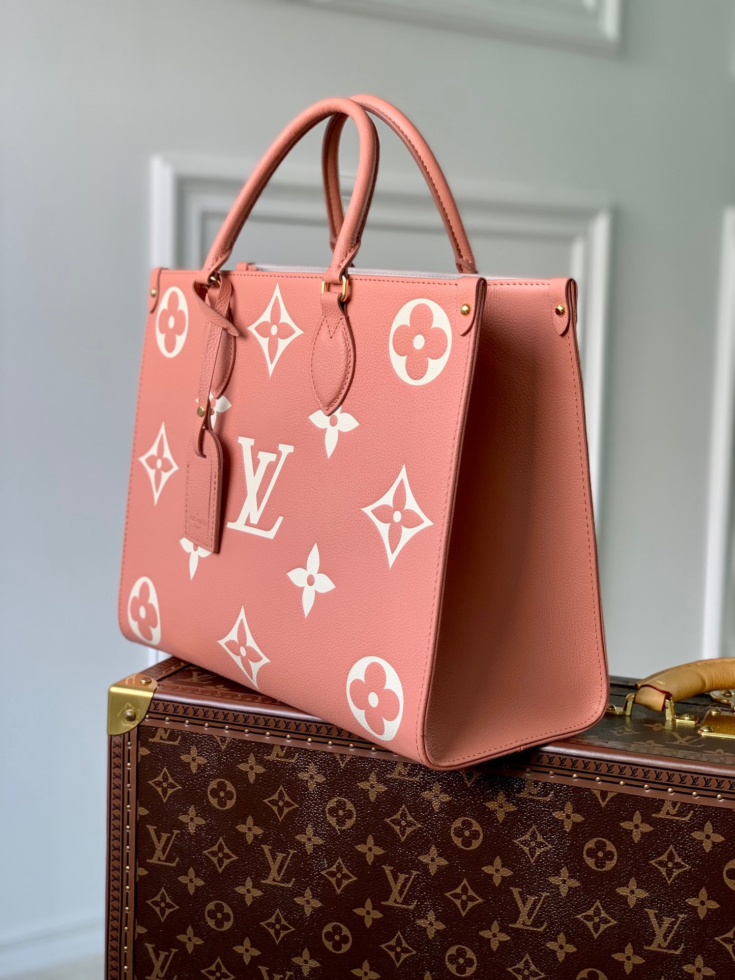 LV ONTHEGO Bag