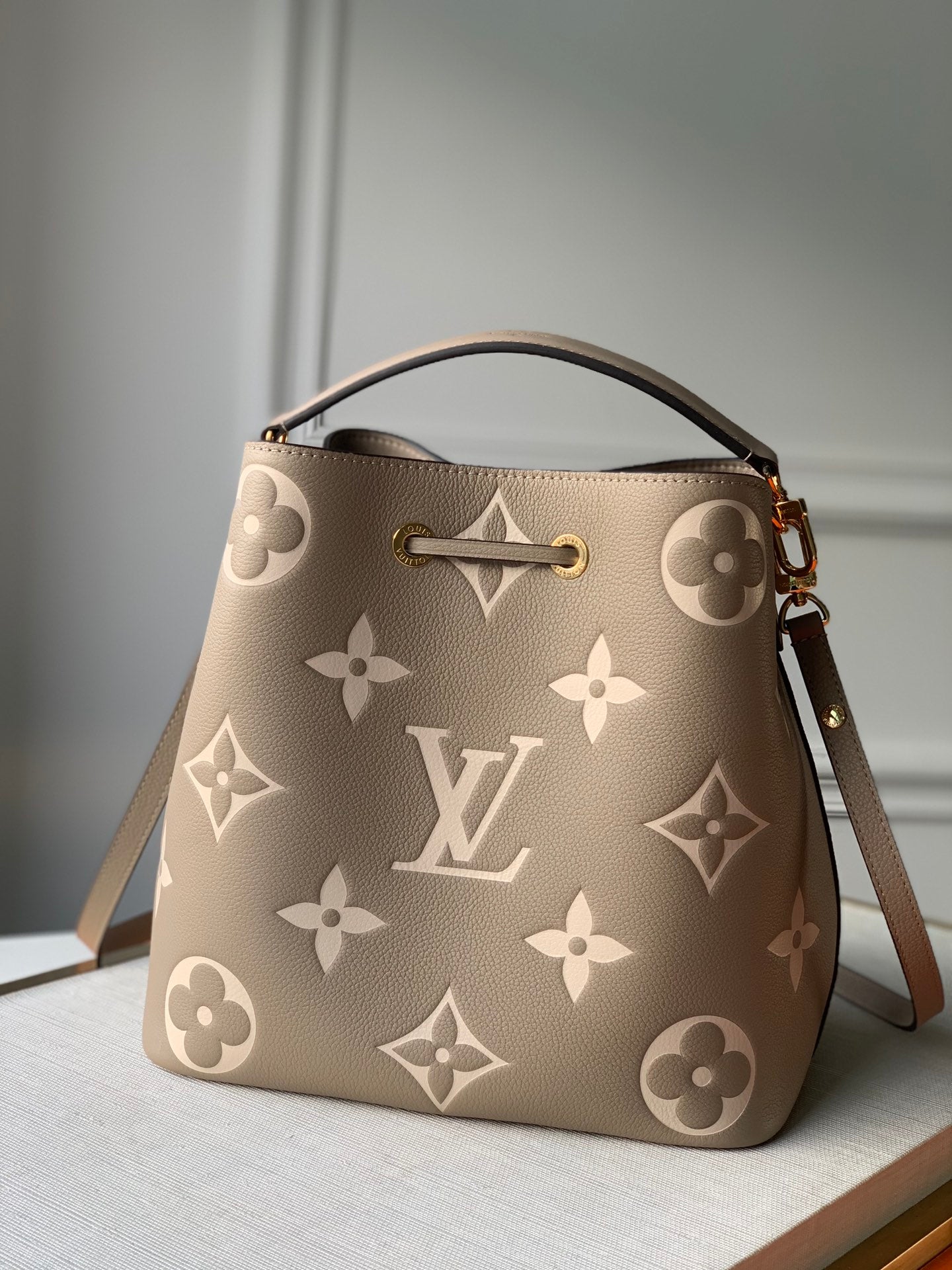 LV NéoNoé Bag