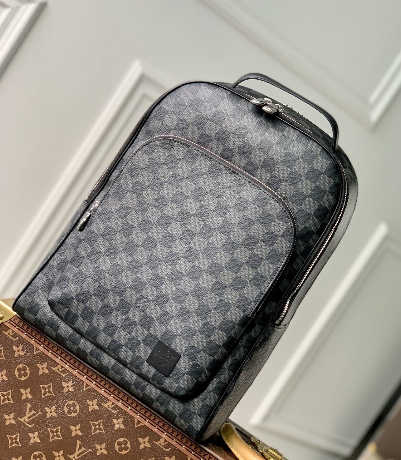 LV  Avenue Bag