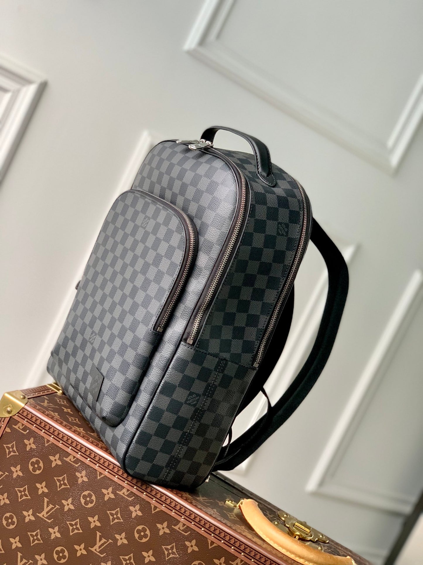 LV  Avenue Bag