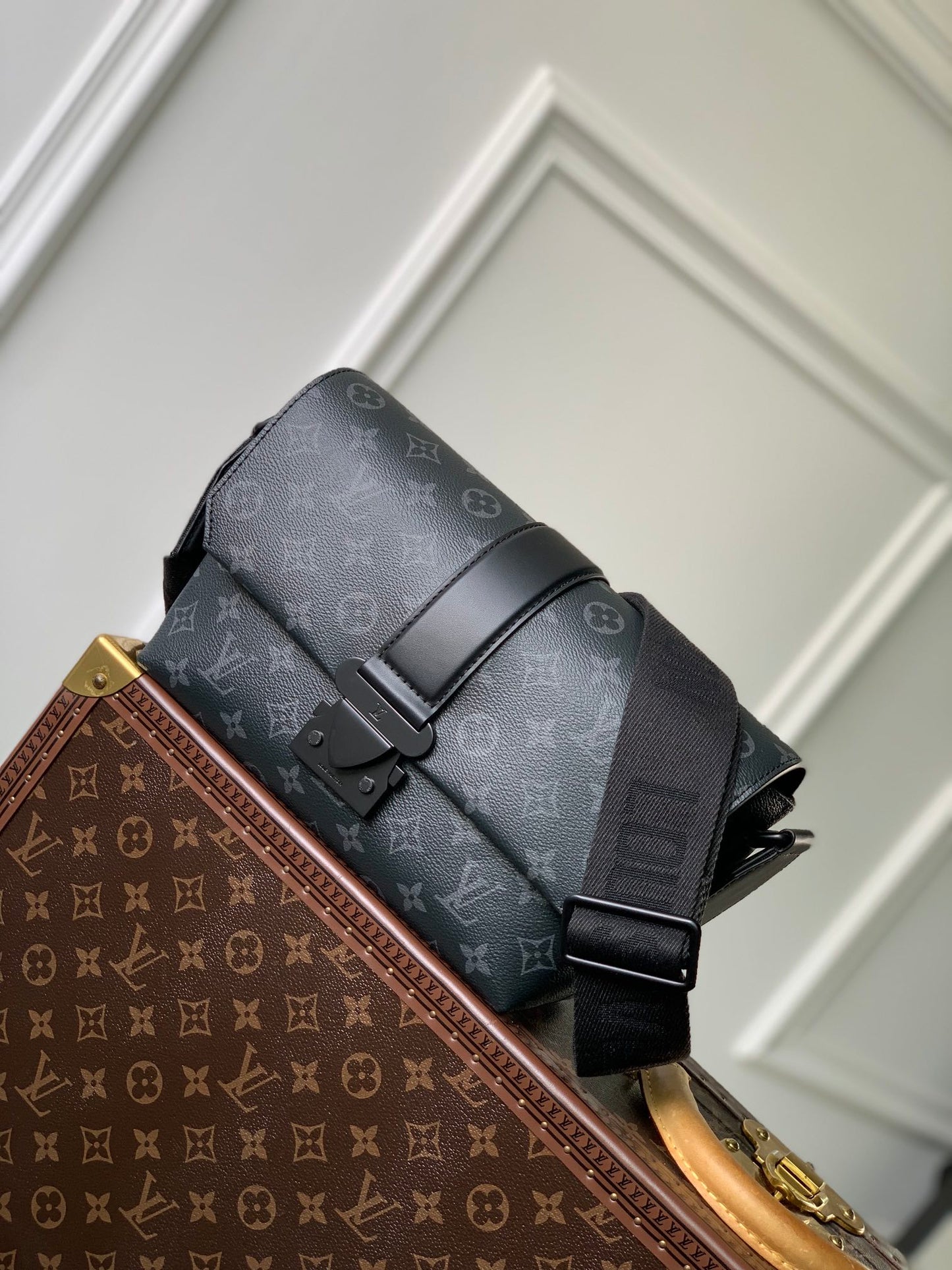 LV S-Cape Bag