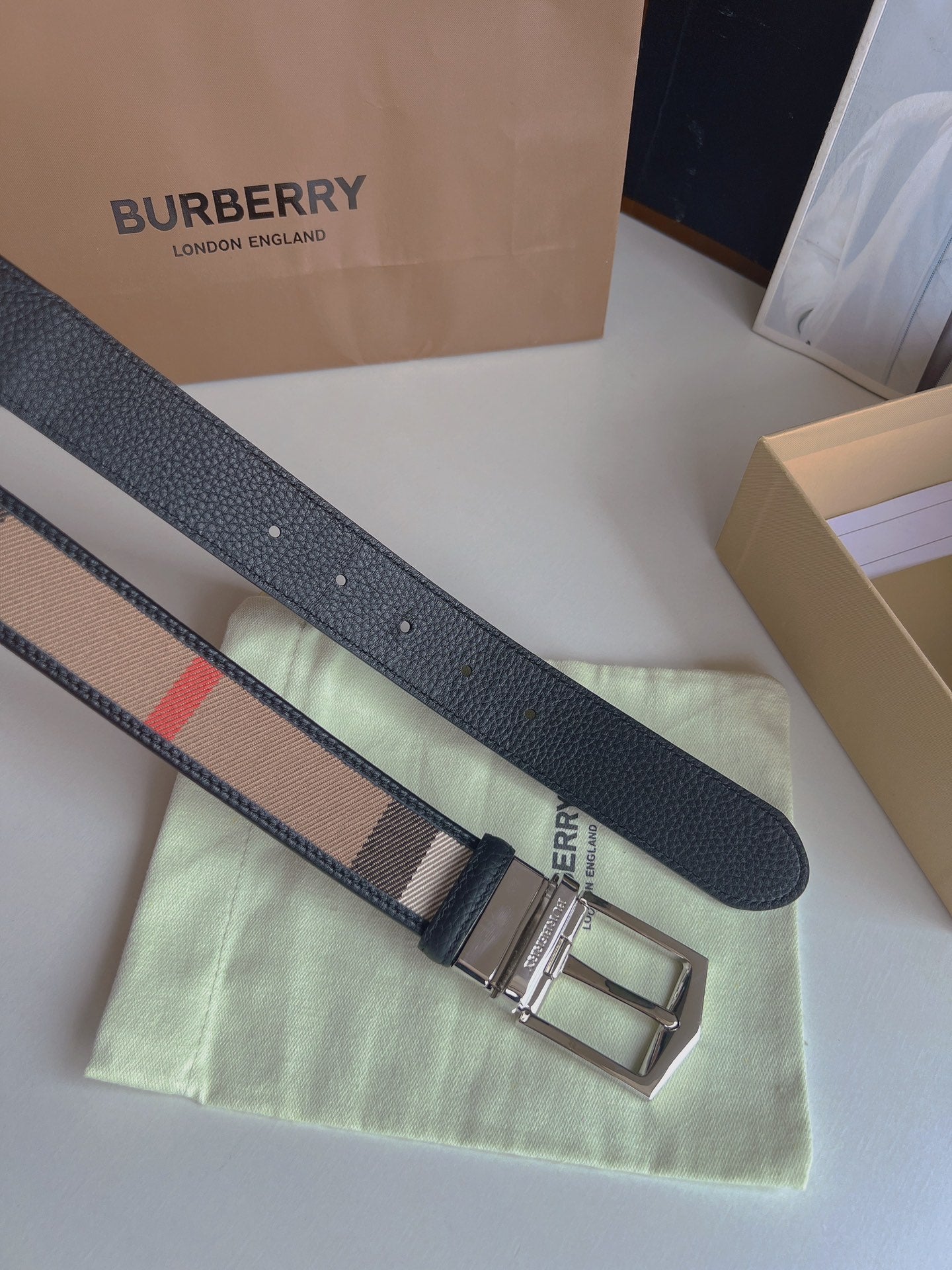 BURBERRY belt