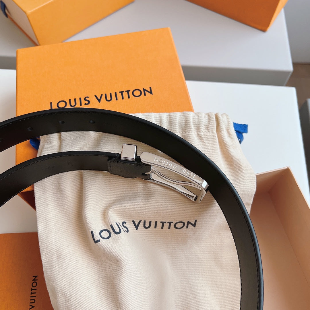 LOUlS Vuitton Belt