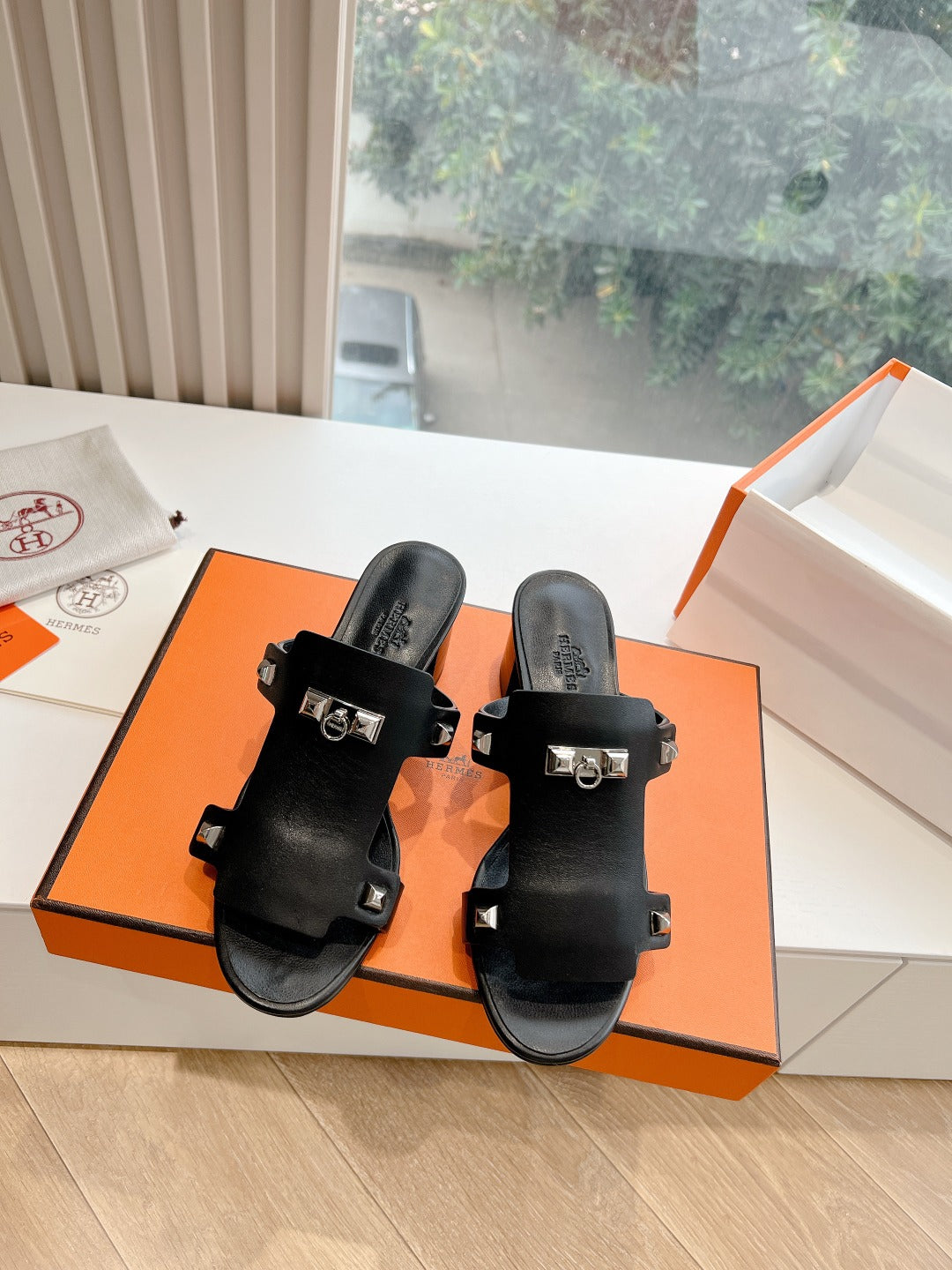 HERMES 24P Sandal