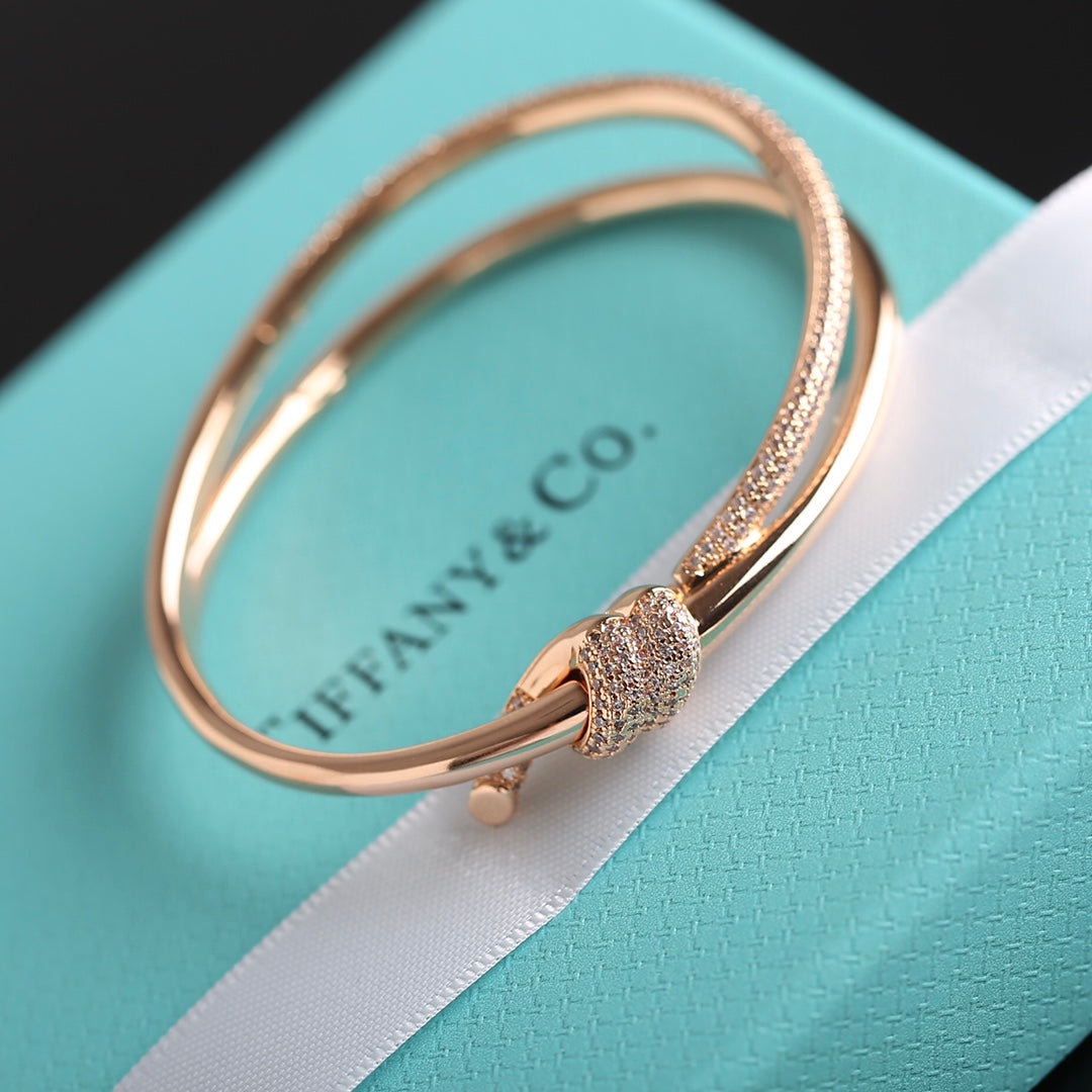 Tiff@ny Knot bracelet