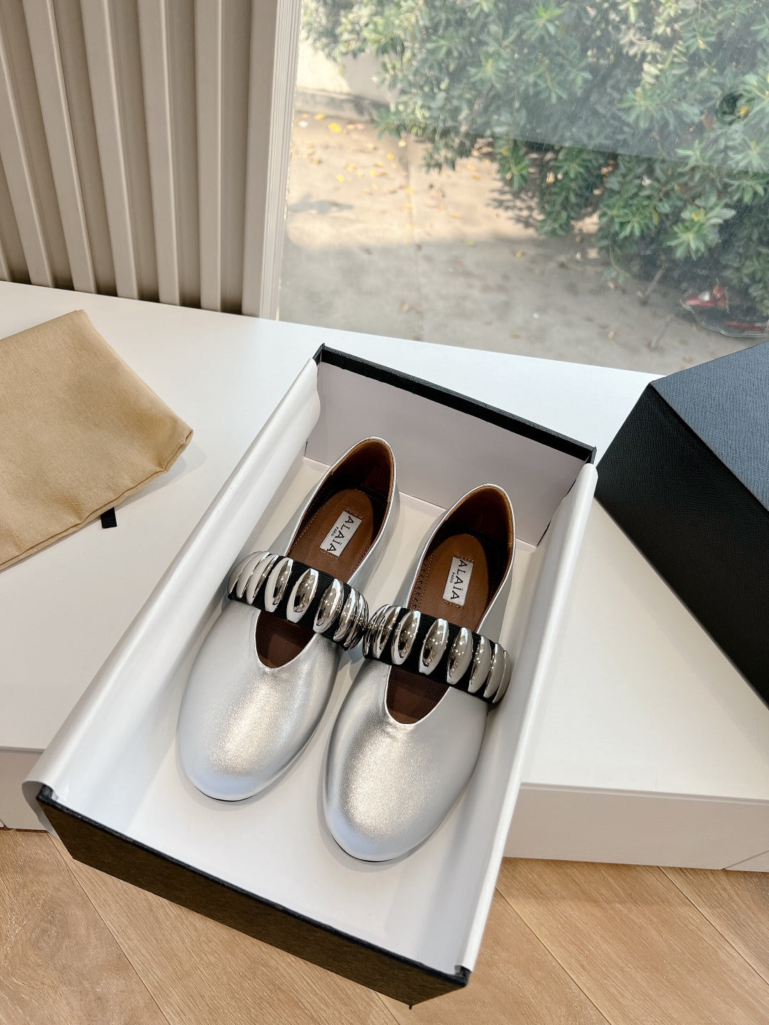 ALAIA Flat shoes