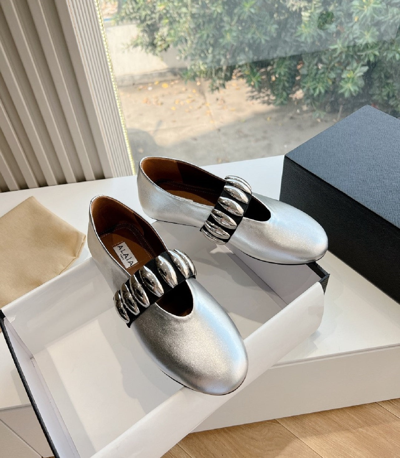 ALAIA Flat shoes