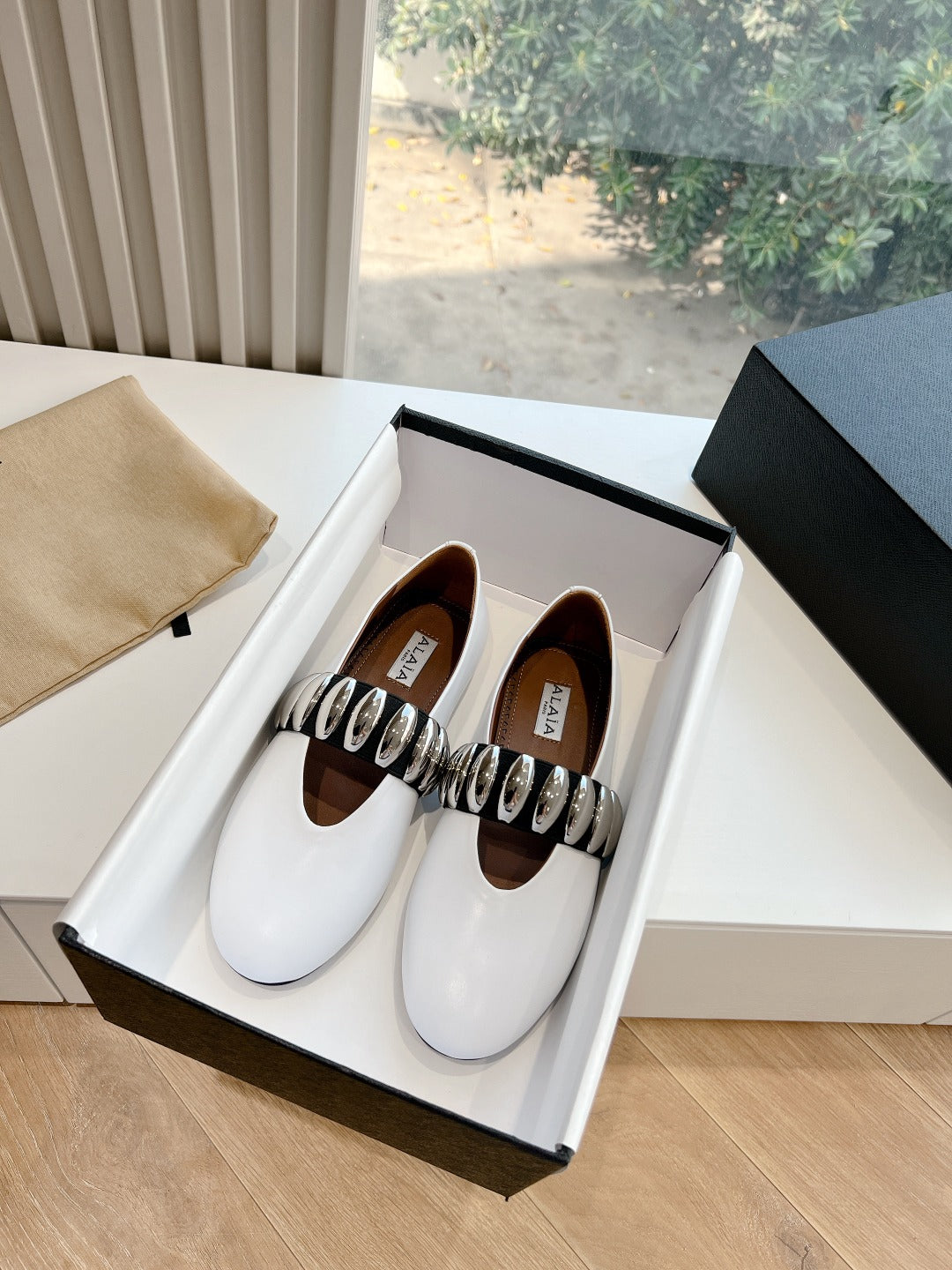 ALAIA Flat shoes