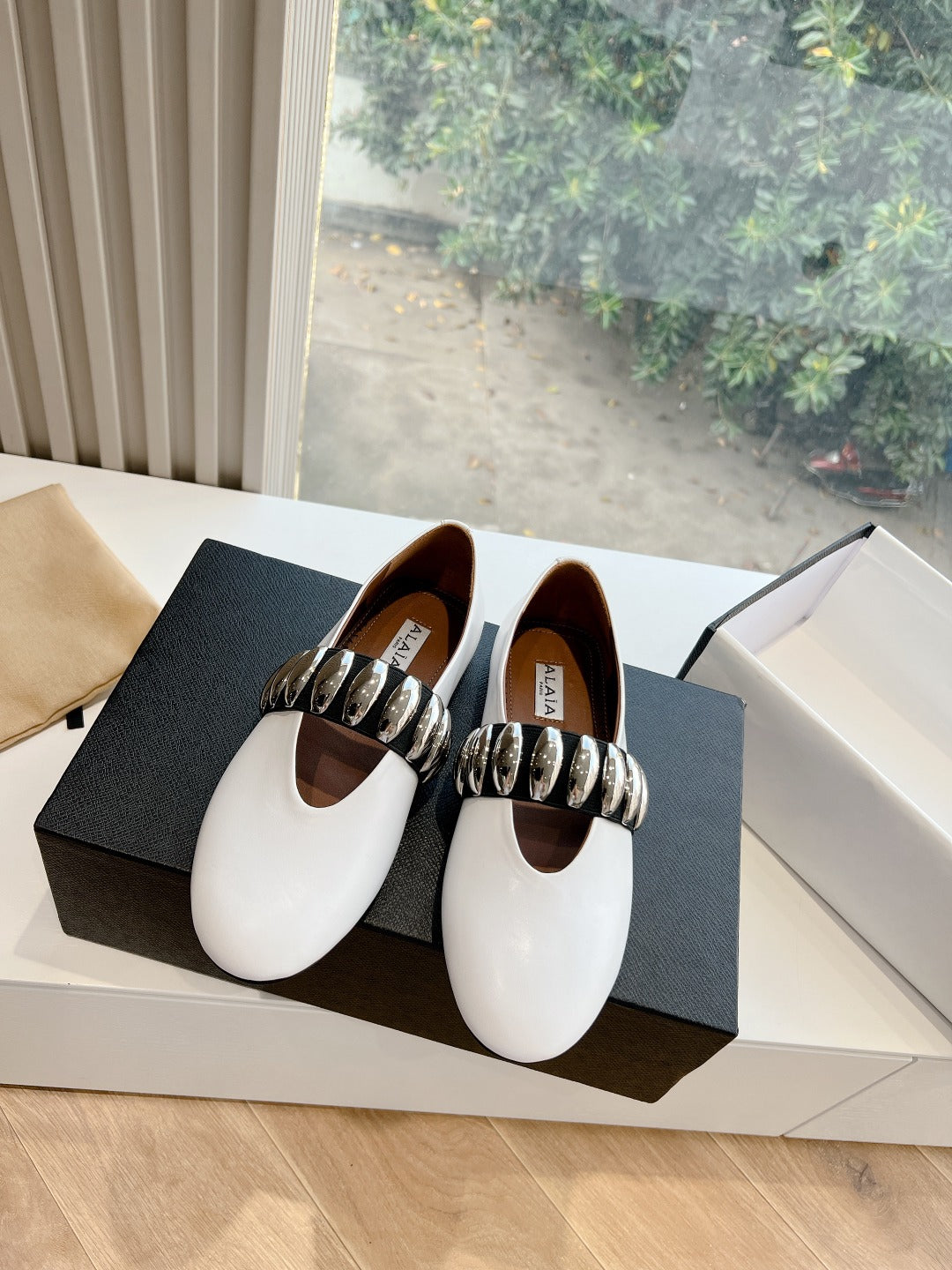 ALAIA Flat shoes