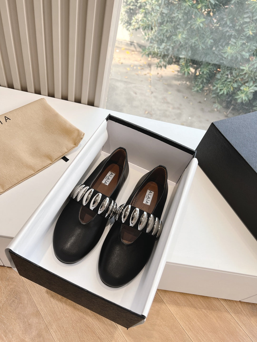 ALAIA Flat shoes