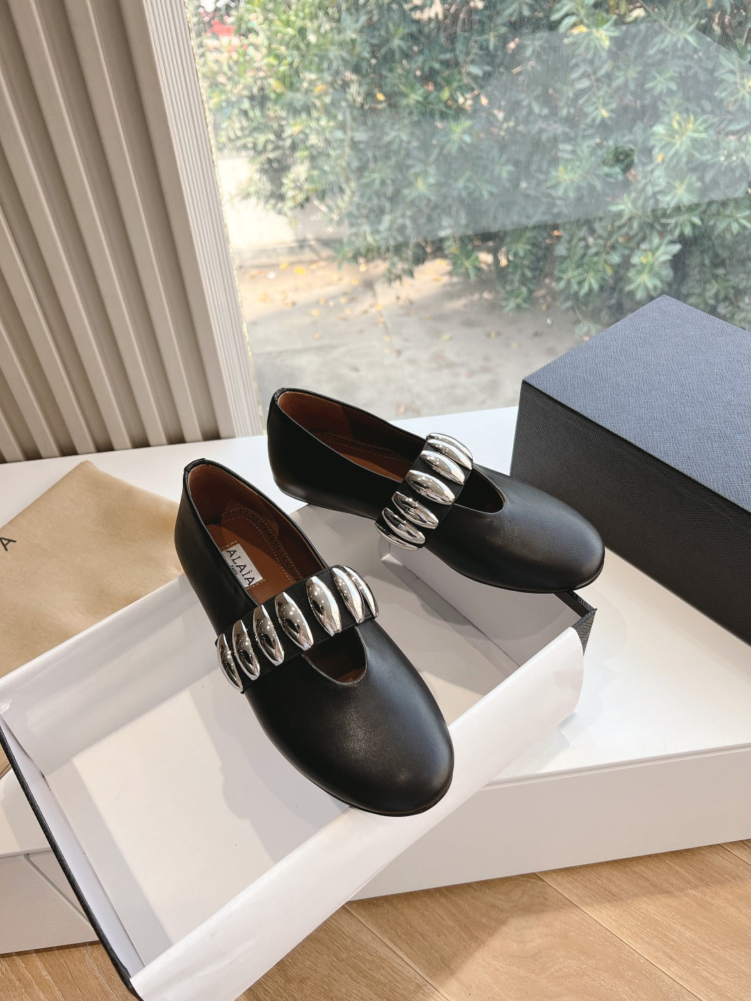 ALAIA Flat shoes