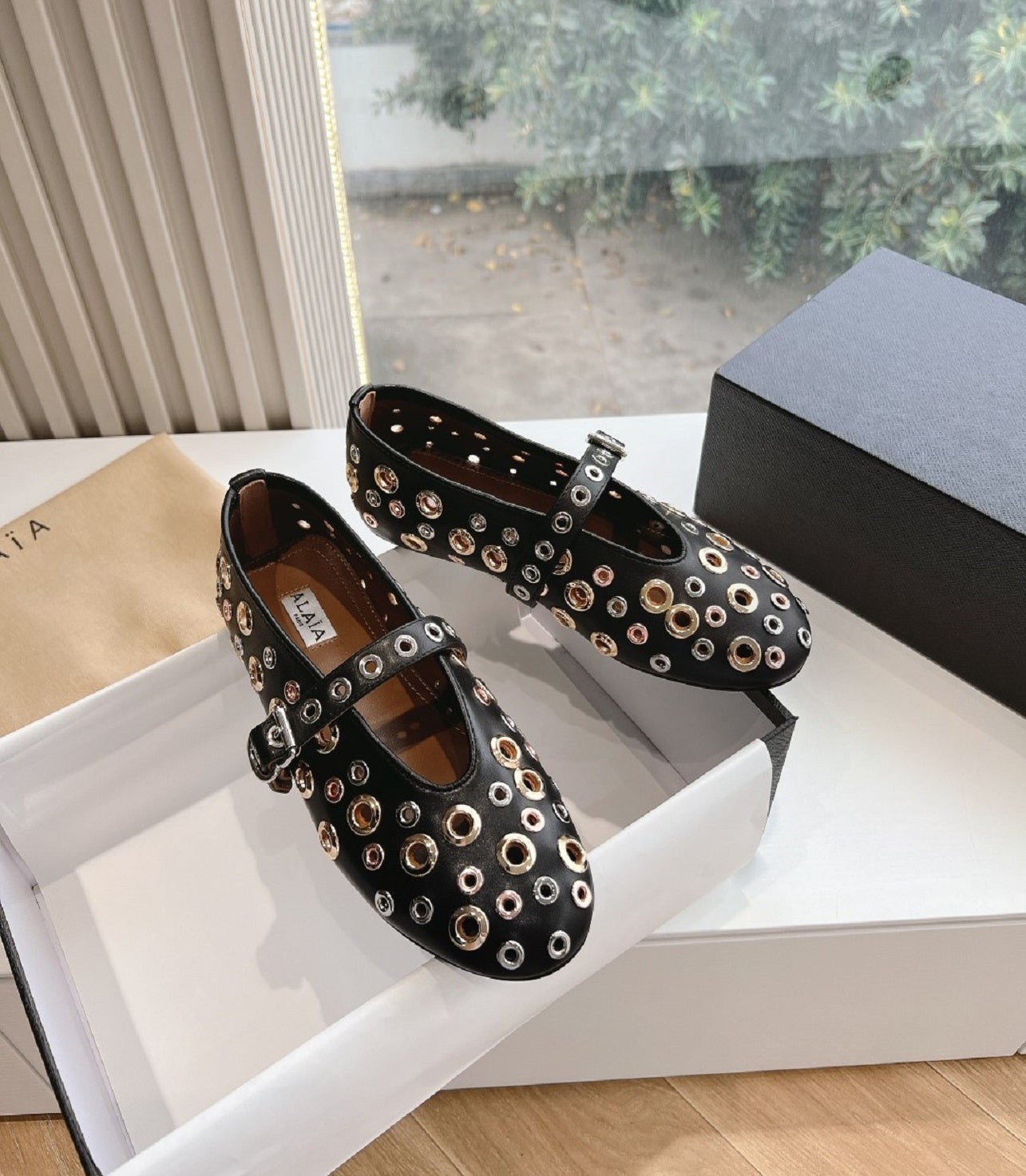 ALAIA Flat shoes