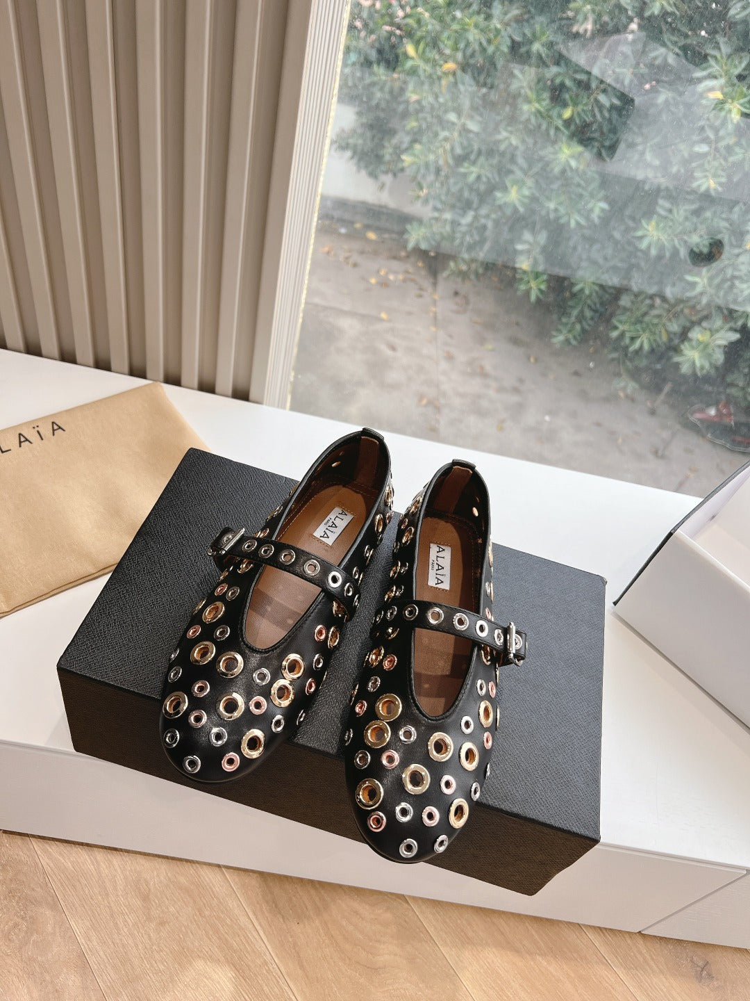 ALAIA Flat shoes