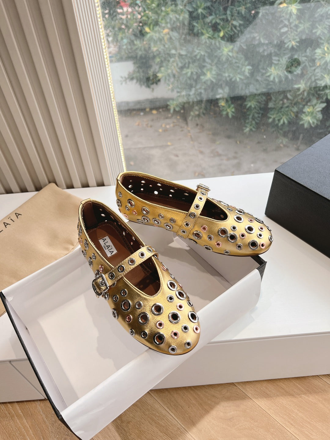 ALAIA Flat shoes