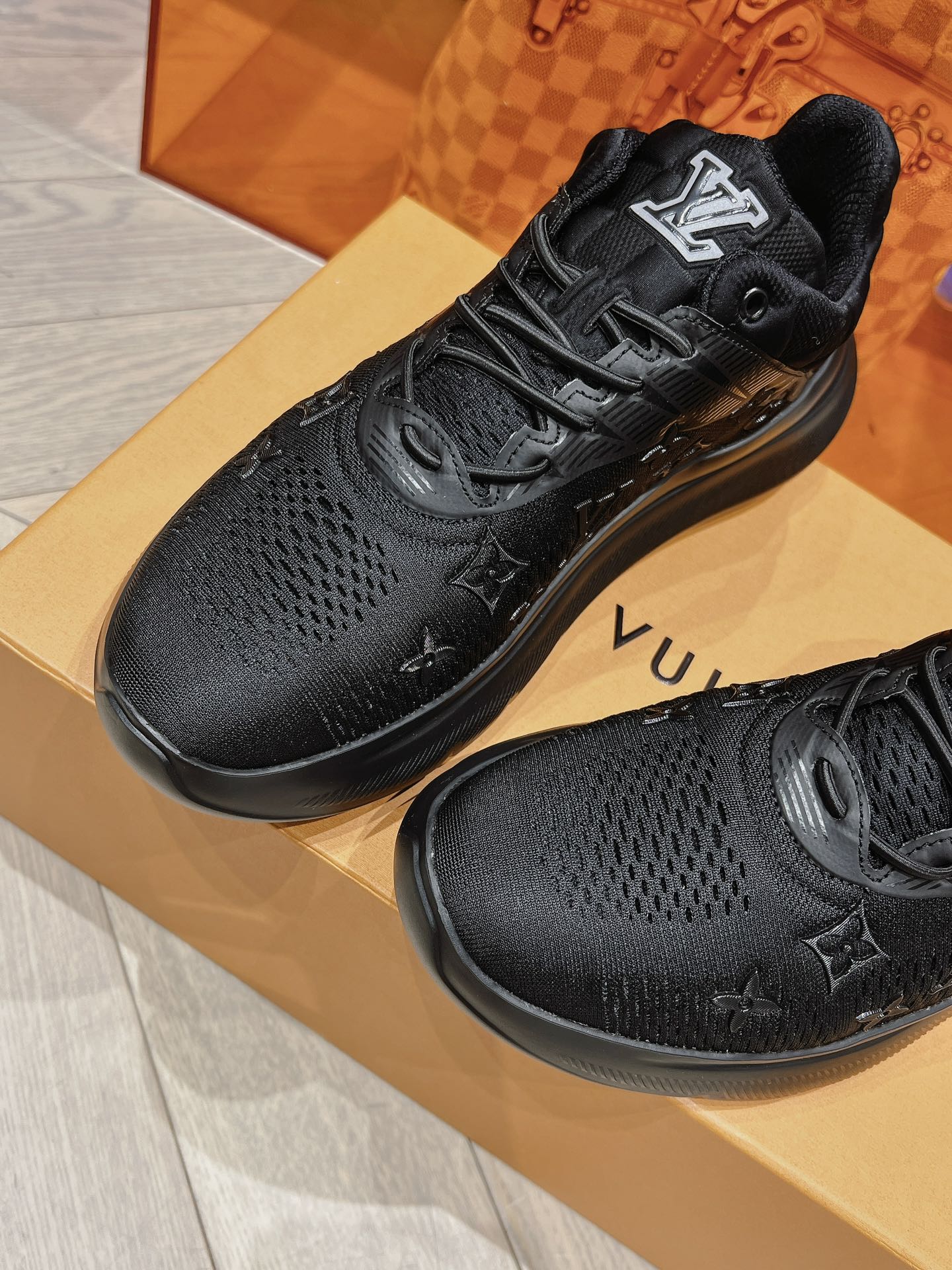 LV Men Sneakers