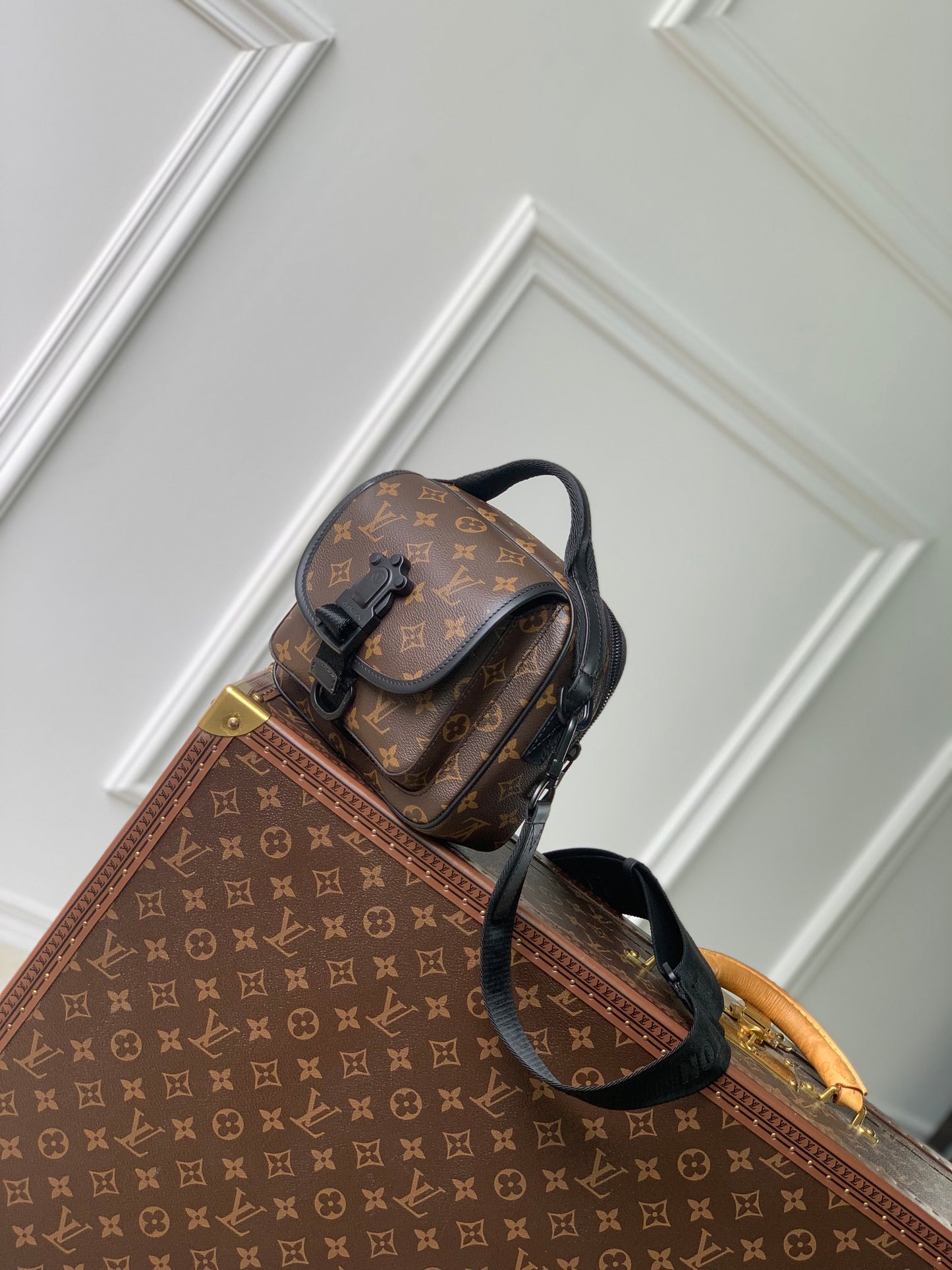 LV  Quest Bag