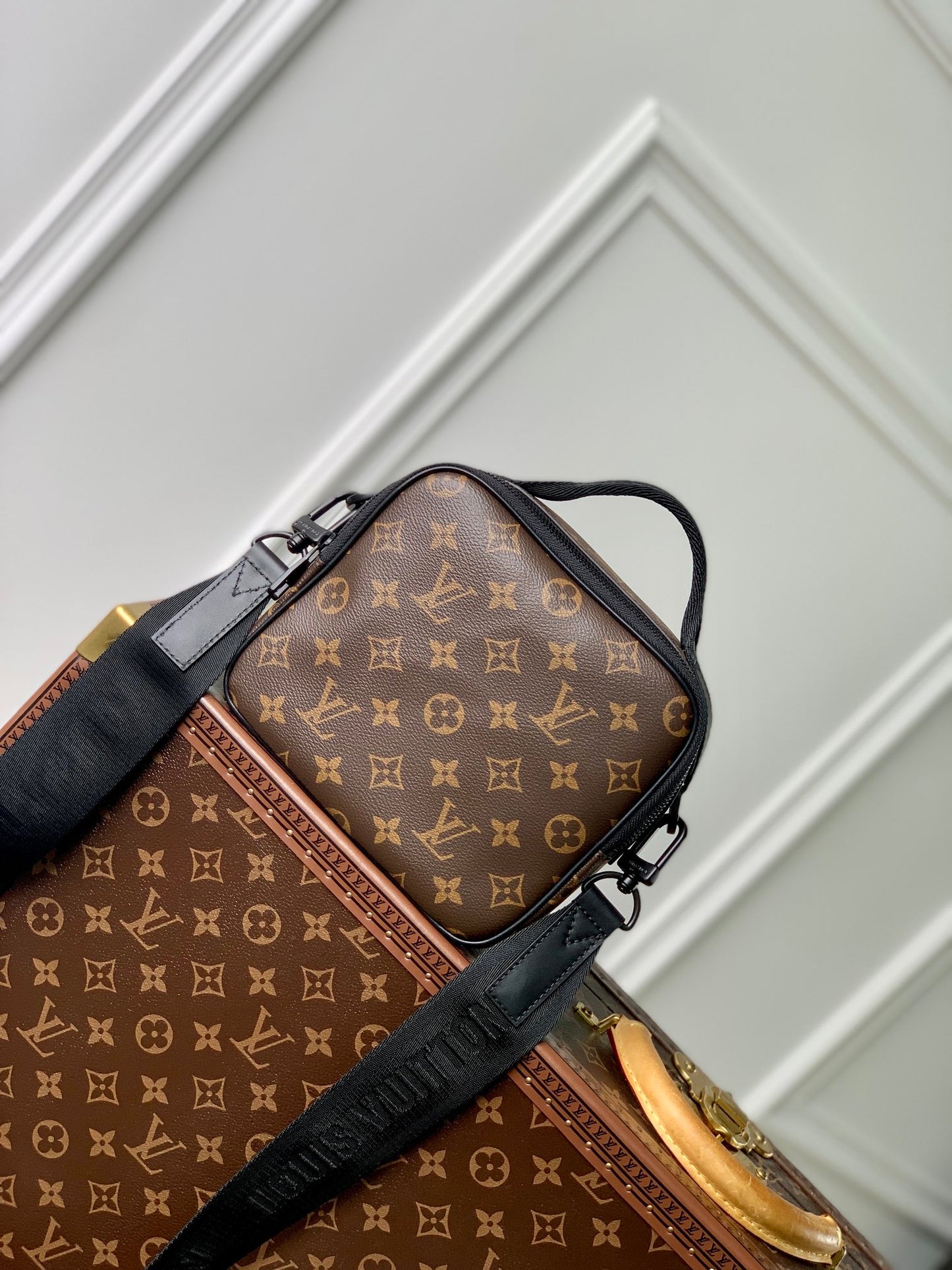 LV  Quest Bag