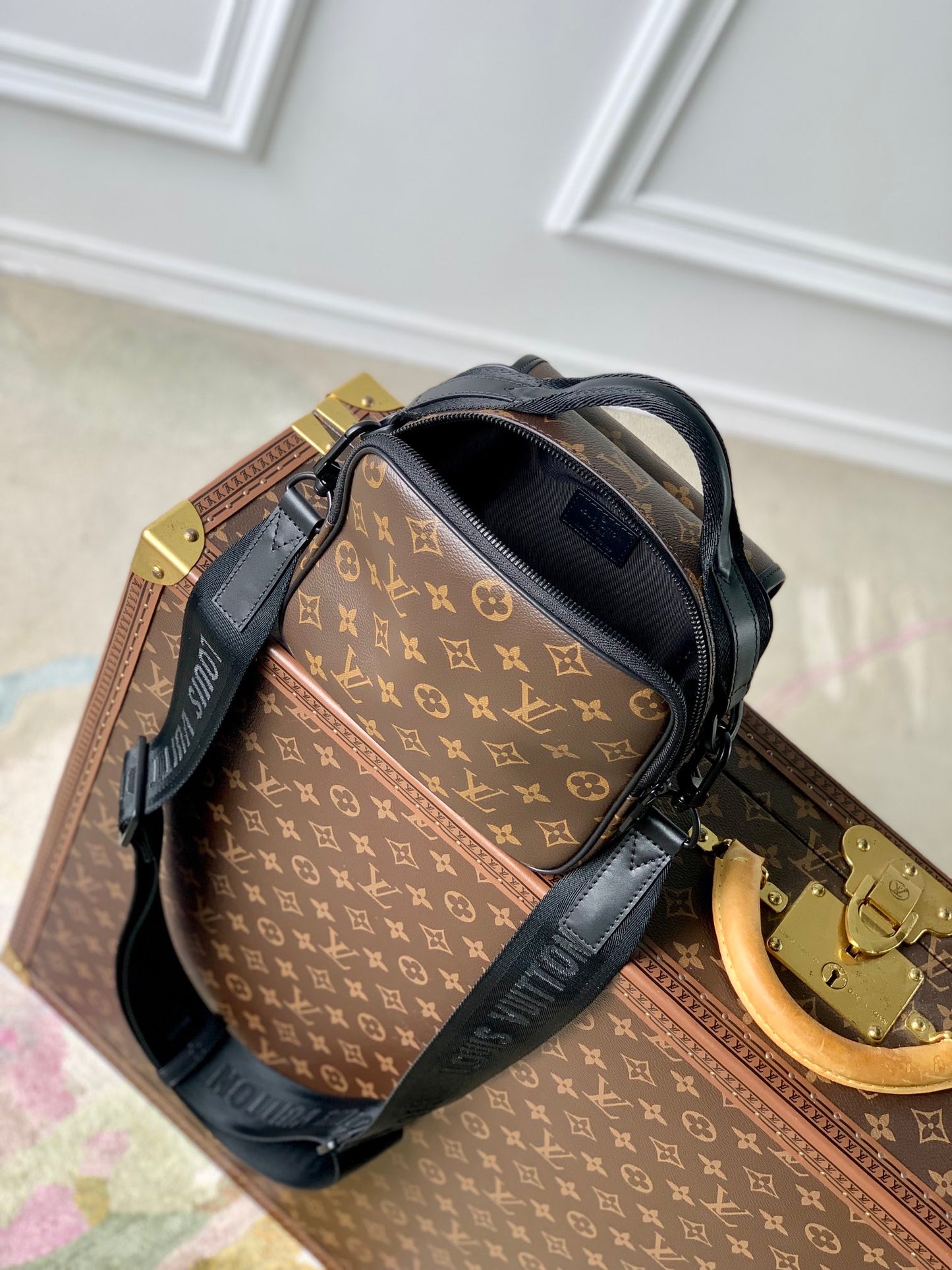 LV  Quest Bag