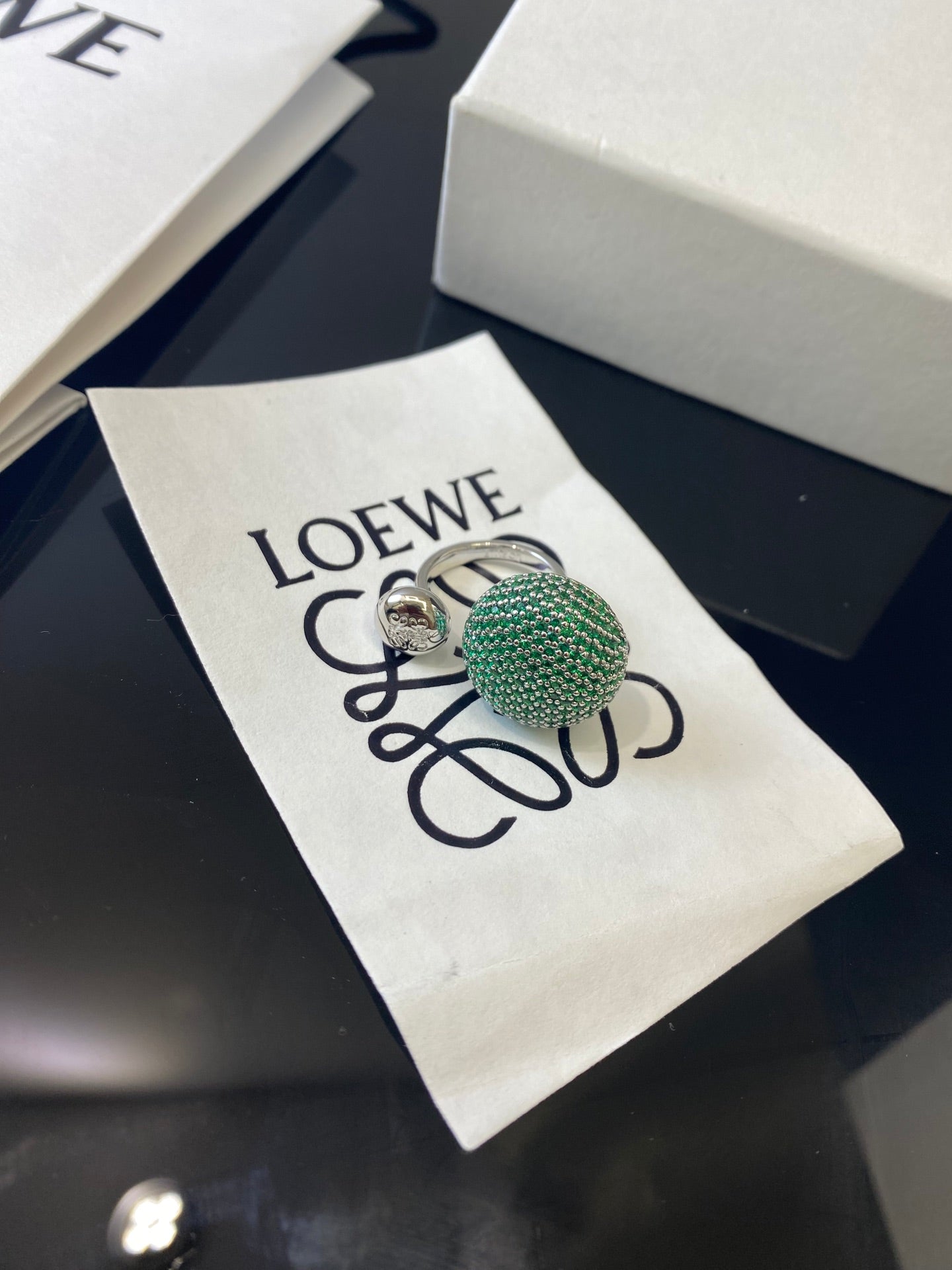 Loewe Anagram Pebble