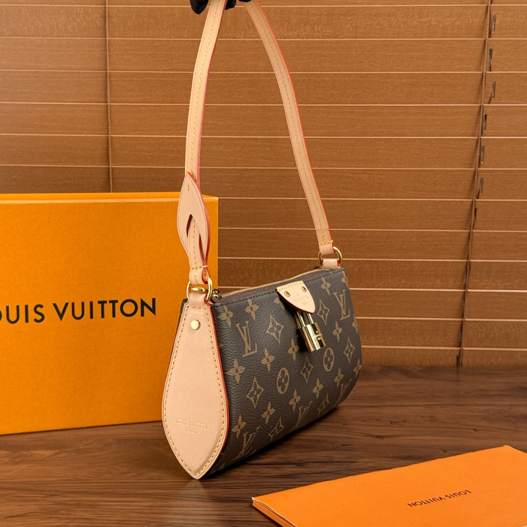 LV Pochette Tirette Bag